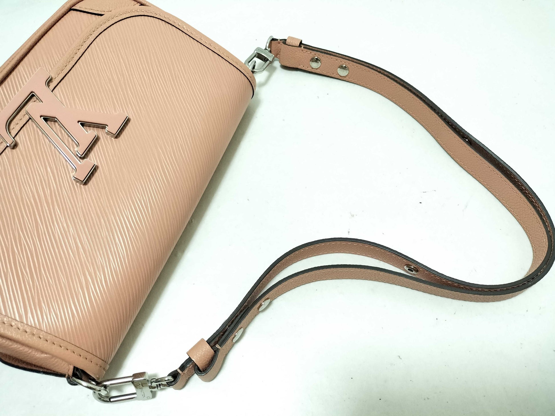 LOUIS VUITTON Bussi Shoulder Bag