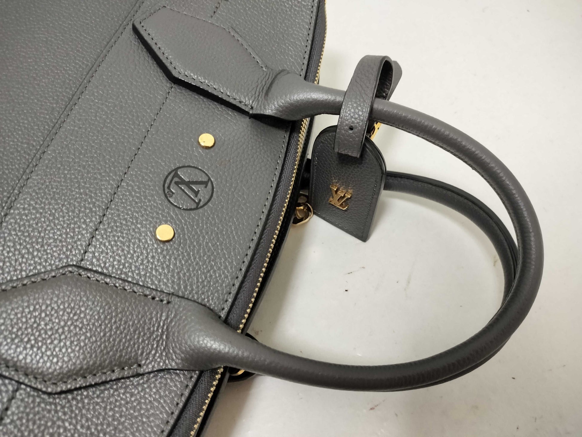 LOUIS VUITTON City Steamer MM Handbag