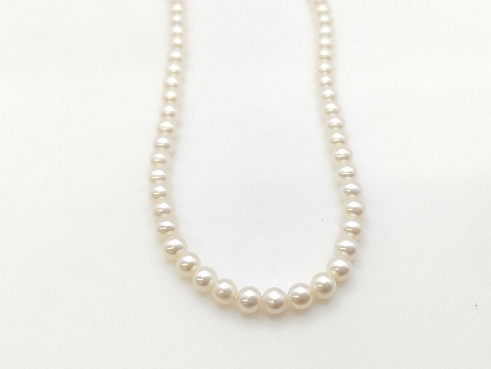 Tiffany & Co. Pearl Necklace, 925, 17.9g, 5.2-5.5mm Diameter 