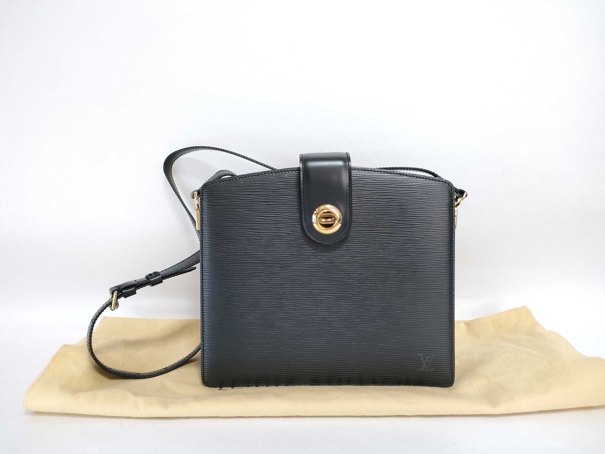 LOUIS VUITTON Epi LV Epi Capuchin Shoulder Bag