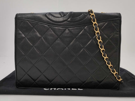 CHANEL CHANEL Matelasse Lambskin Chain Shoulder Bag in Black