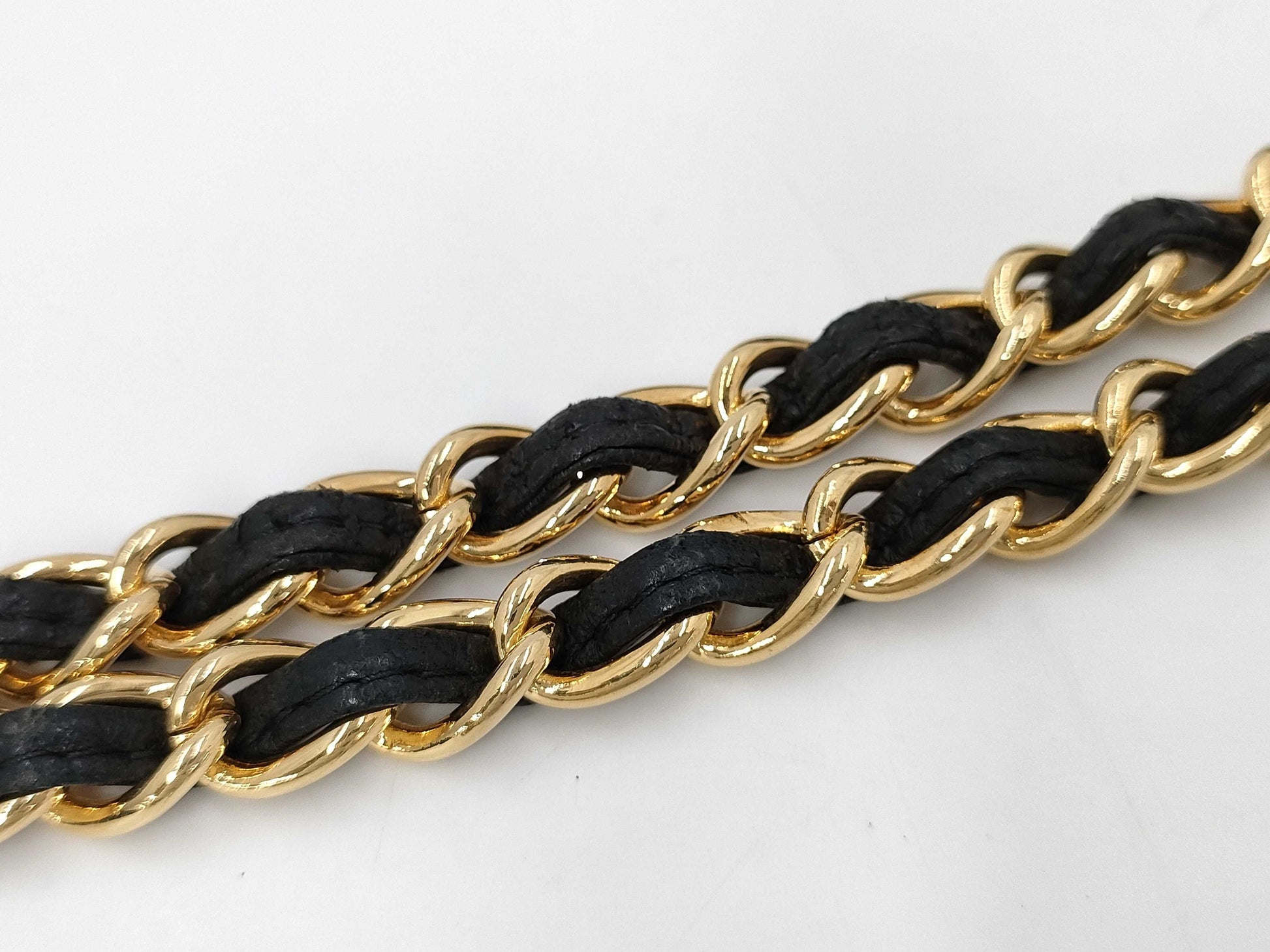 CHANEL CHANEL Matelasse Lambskin Chain Shoulder Bag in Black