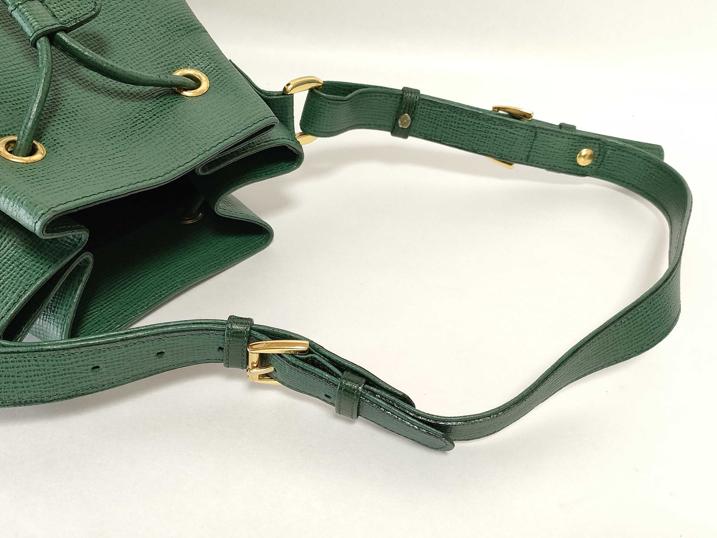 GIANFRANCO FERRE Gianfranco Leather Drawstring Shoulder Bag Green