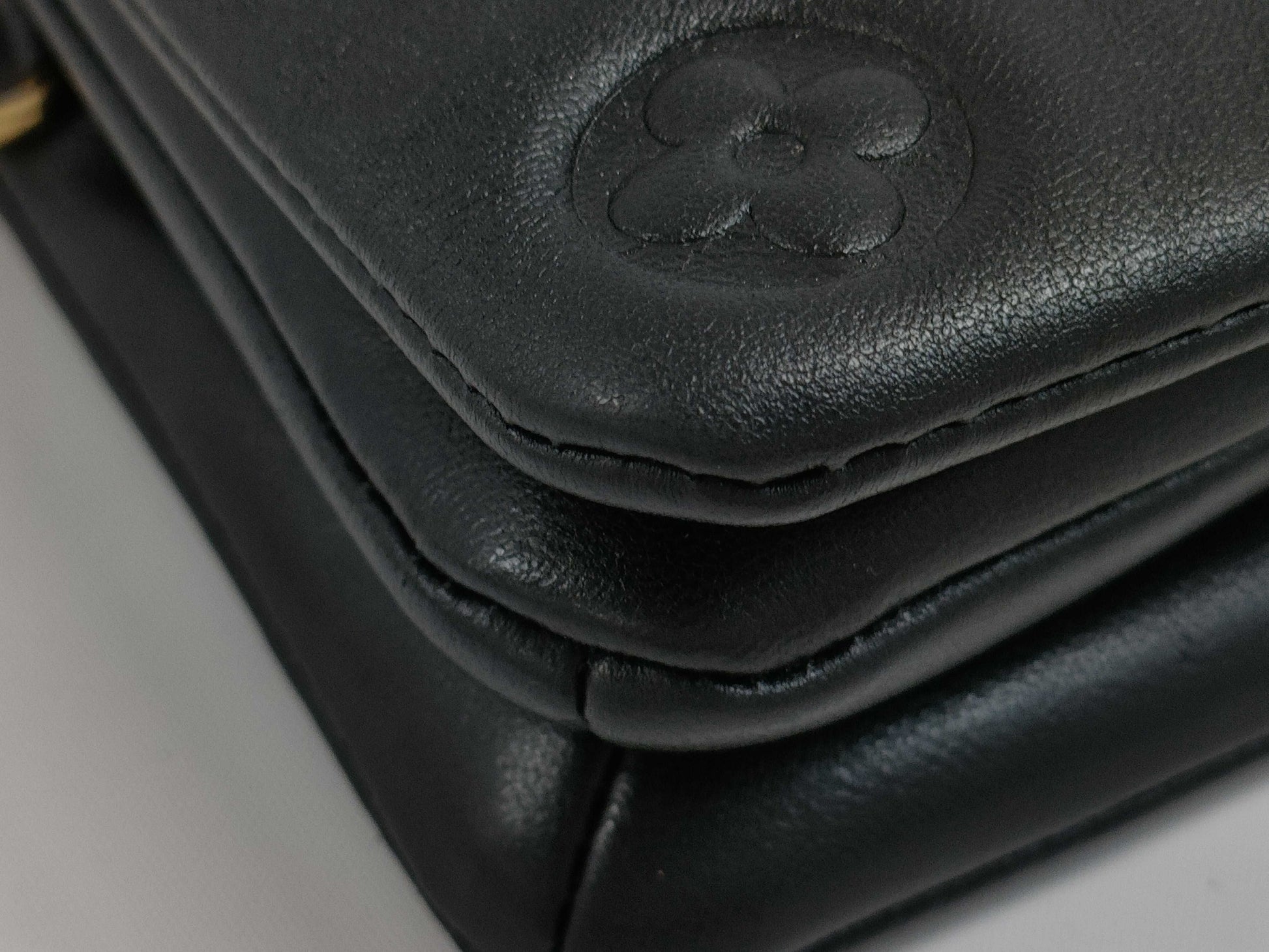 LOUIS VUITTON Chain Shoulder Bag