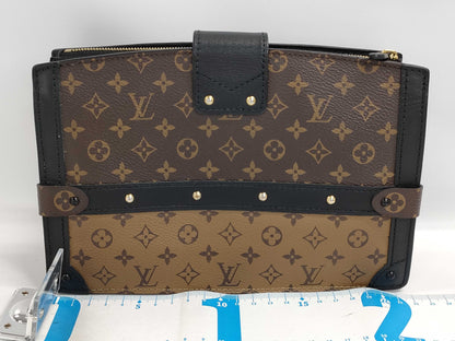 LOUIS VUITTON Chain Shoulder Bag