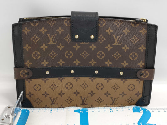 LOUIS VUITTON Chain Shoulder Bag