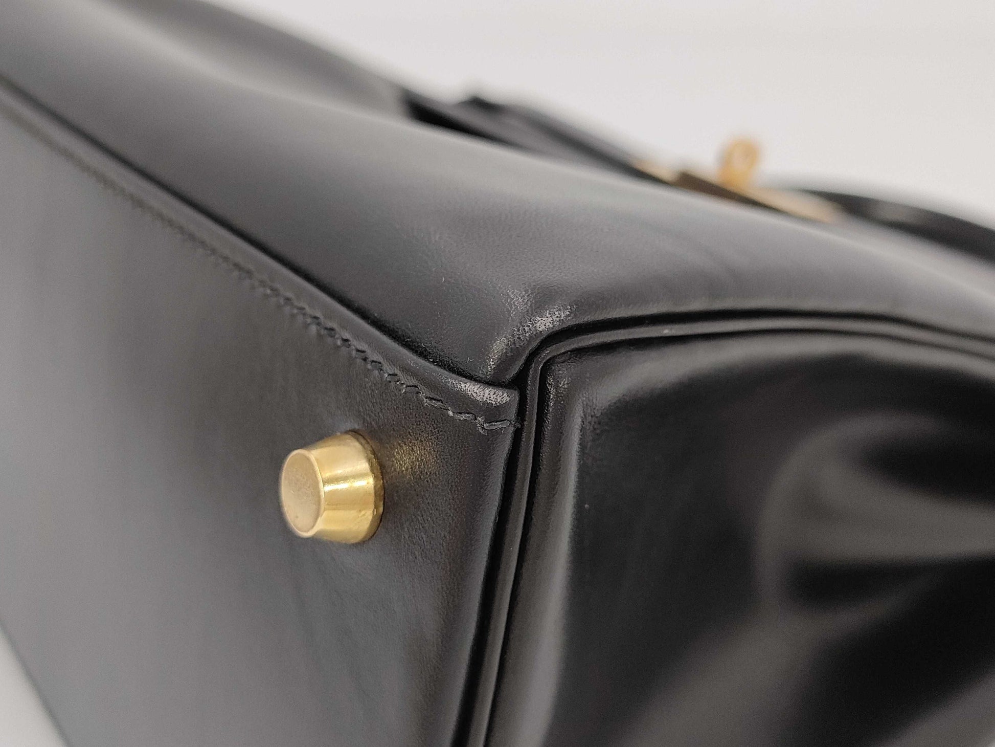 HERMES Kelly 32 Handbag, Black Box Calf Leather with E Stamp and Gold Hardware