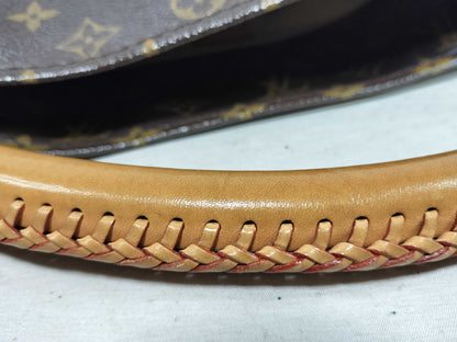 LOUIS VUITTON Monogram Louis Vuitton Artsy Monogram Shoulder Bag