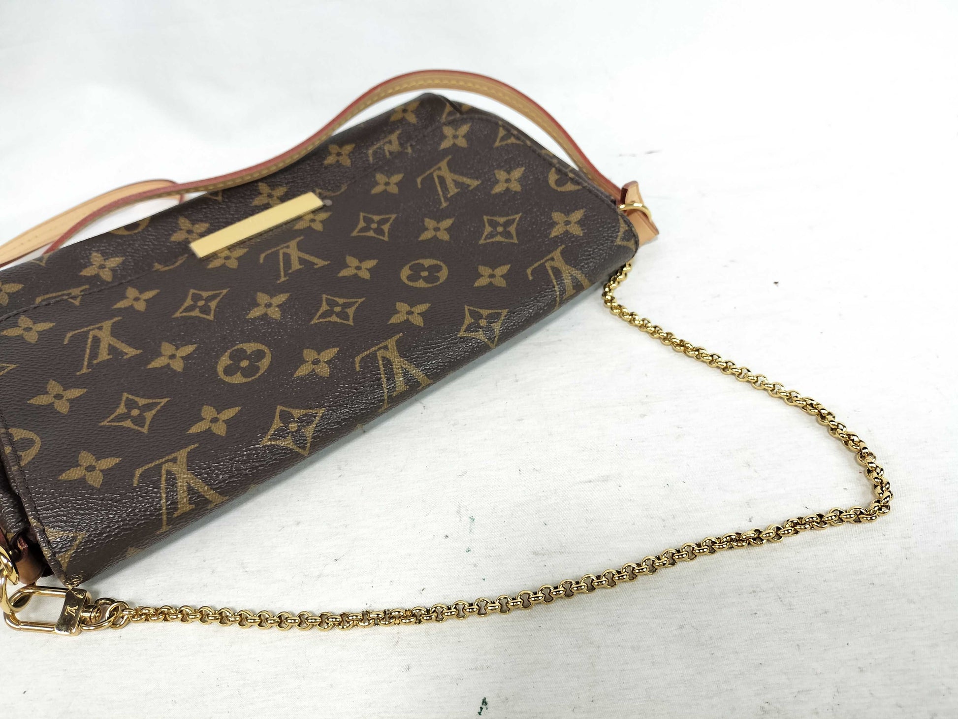LOUIS VUITTON Monogram Louis Vuitton Favorite Monogram Shoulder Bag
