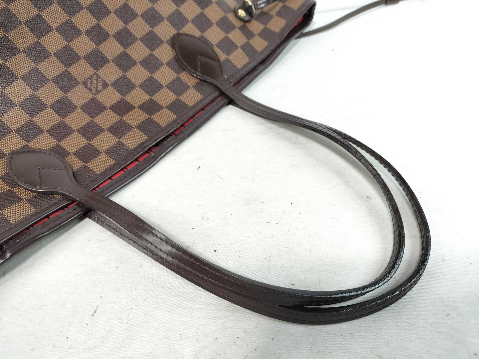 LOUIS VUITTON Damier Neverfull MM Shoulder Bag