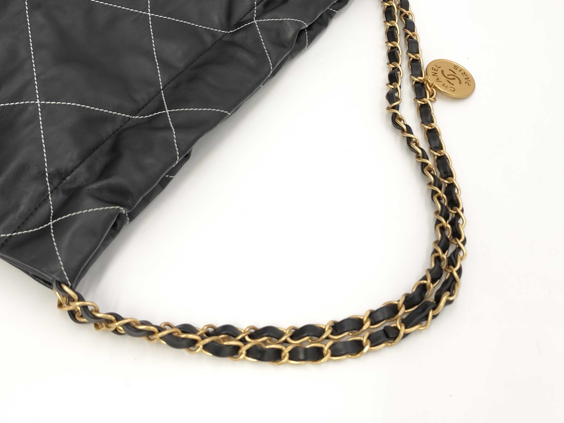 CHANEL Chanel 22 Black Shoulder Bag