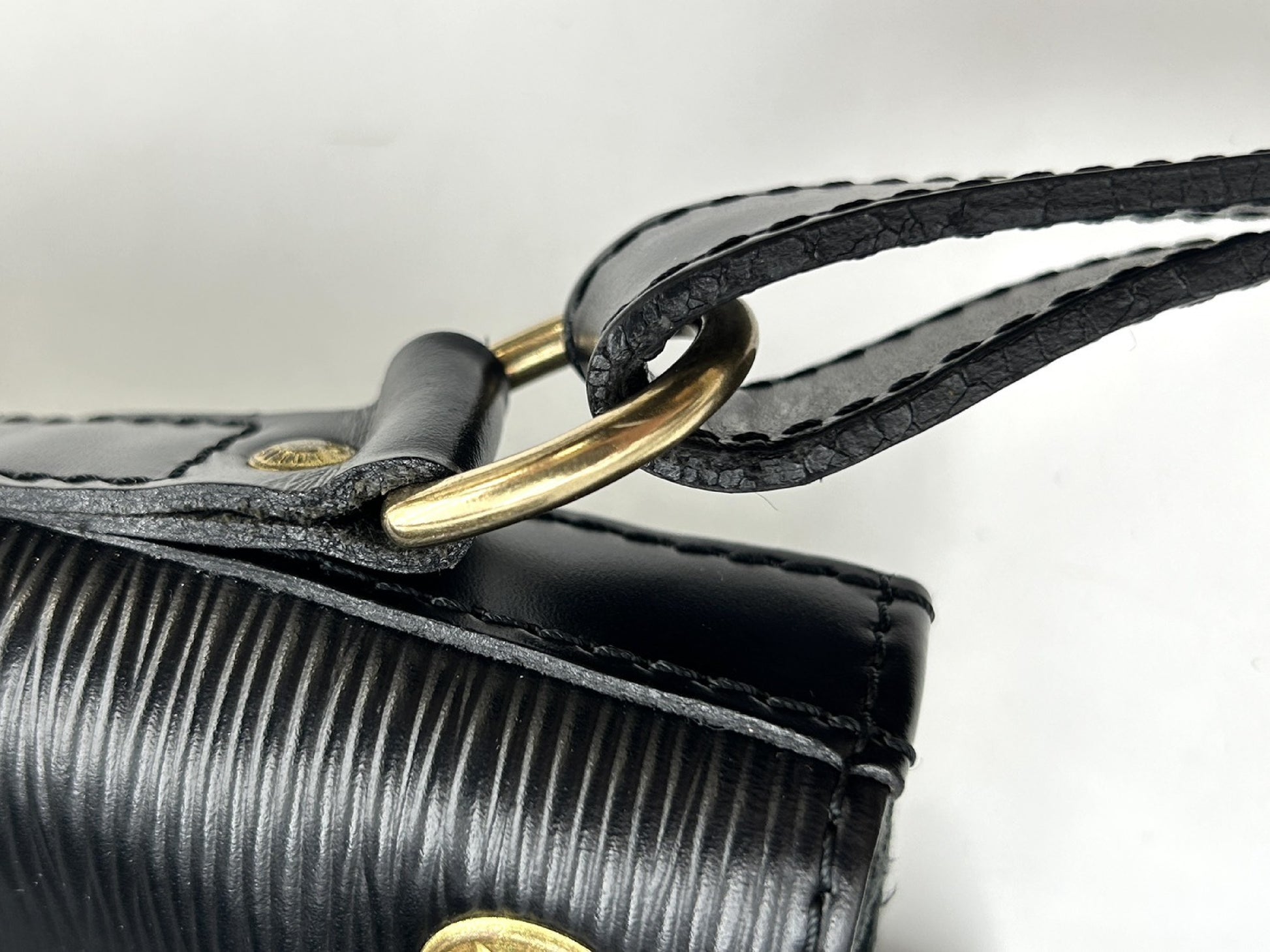LOUIS VUITTON Epi Petit Noe Black Shoulder Bag