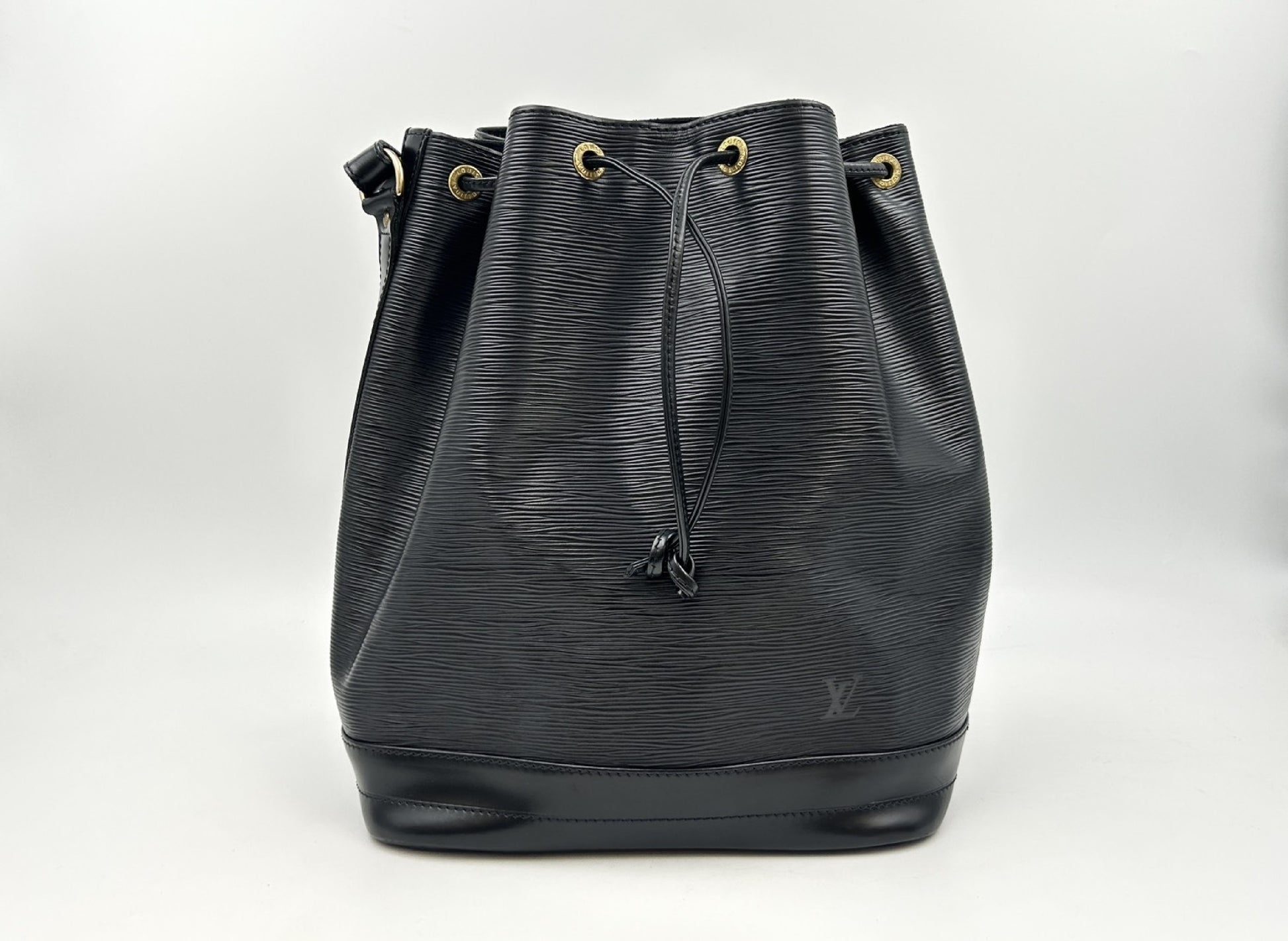 LOUIS VUITTON Epi Petit Noe Black Shoulder Bag