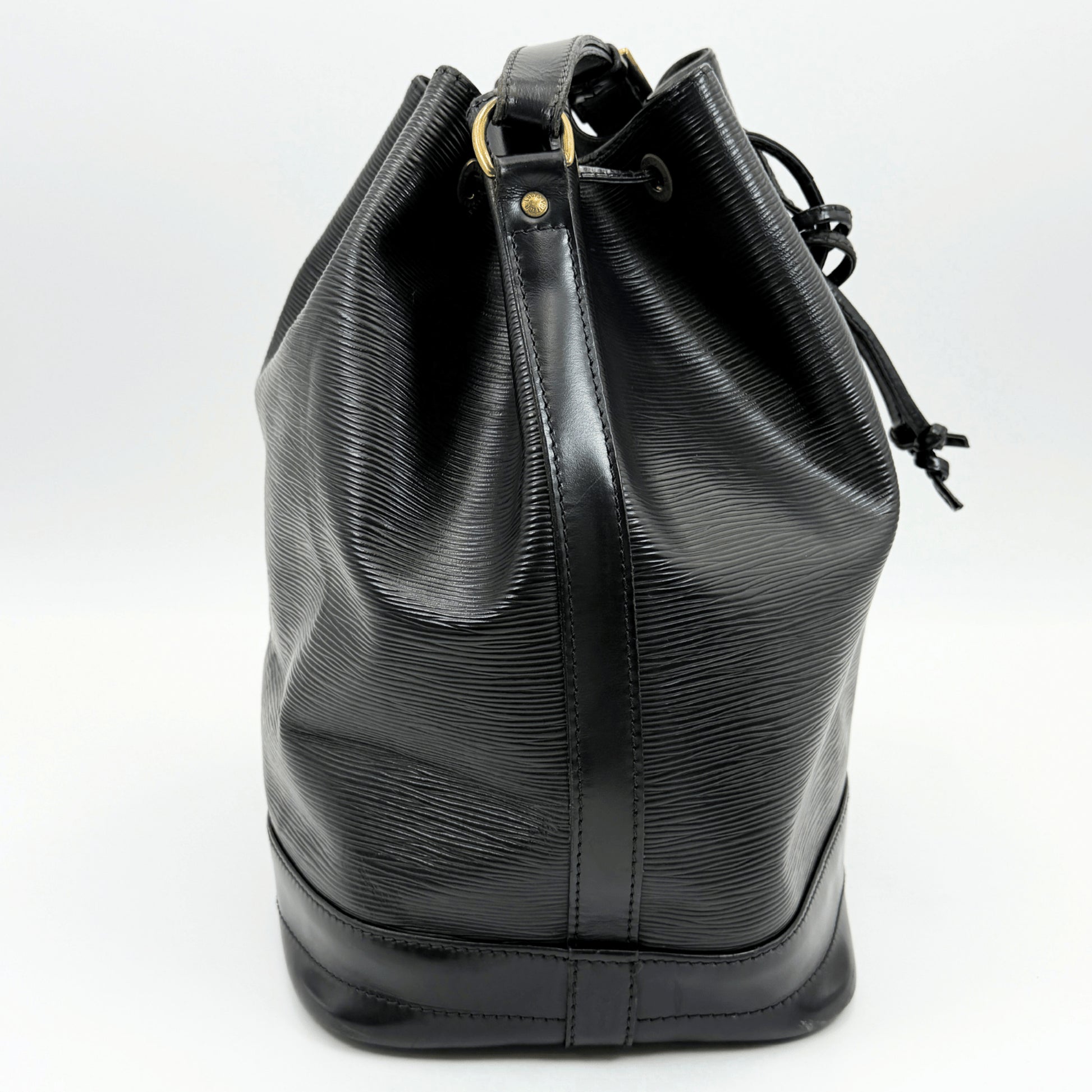 LOUIS VUITTON Epi Petit Noe M59012 Shoulder Bag