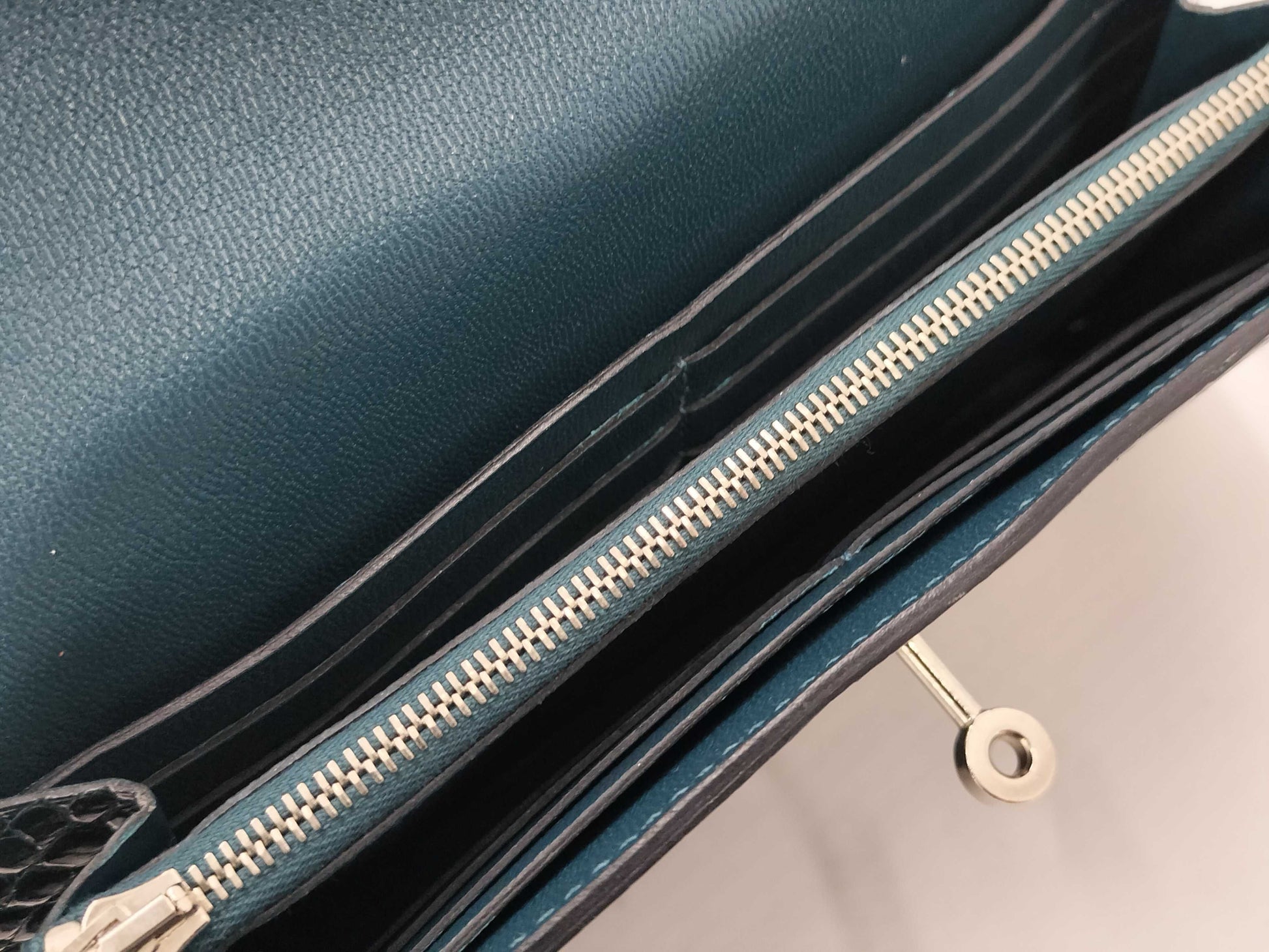HERMES Kelly Wallet Crocodile Gillies Wallet