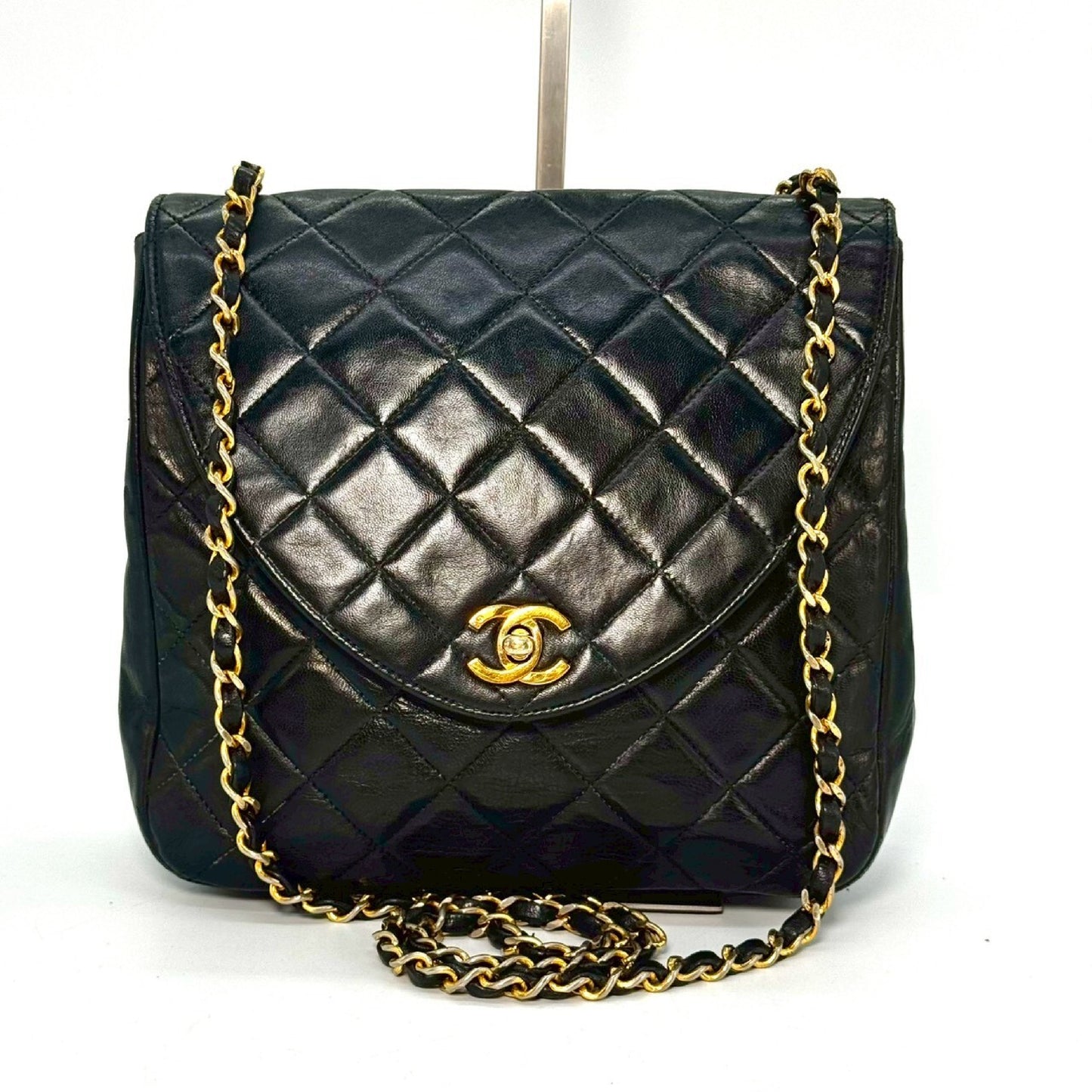 CHANEL Matelasse Lambskin Turnlock Single Flap Chain Shoulder Bag Black 400078 Shoulder Bag