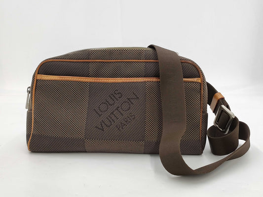 LOUIS VUITTON Louis Vuitton Geant Acrobat Tail AR0182 Shoulder Bag