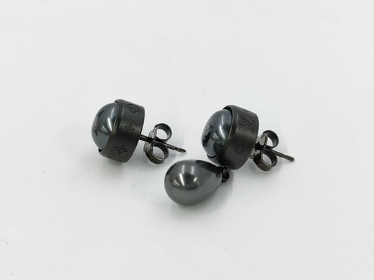 LOUIS VUITTON Louis Vuitton Earrings - LV Pearl LE5204