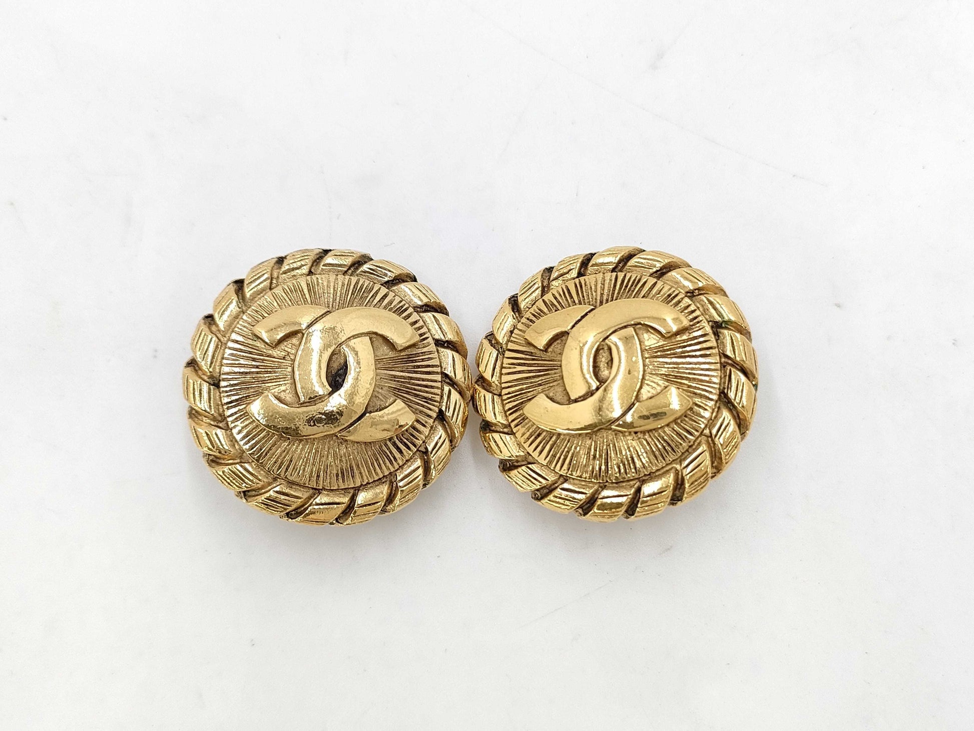 CHANEL Coco Mark Round Gold Yg Earrings