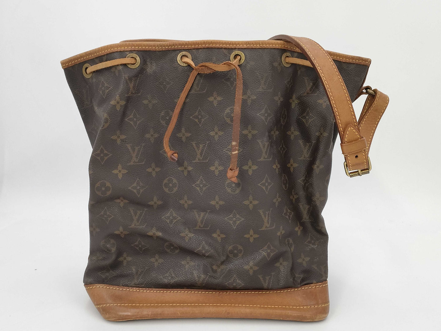 LOUIS VUITTON Monogram Noe SP1026 Shoulder Bag