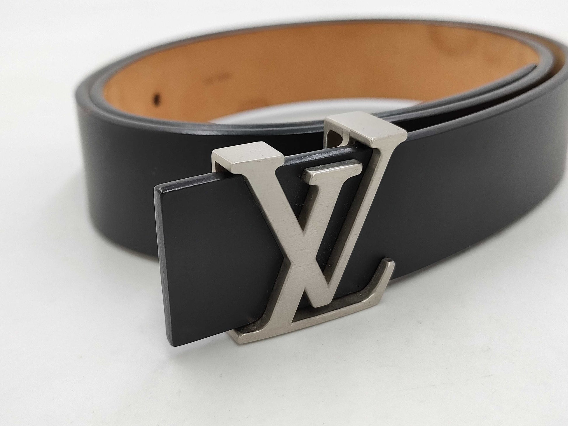 LOUIS VUITTON Nomade Ceinture with LV Initials in Noir, M6901V/LB0094 Belt