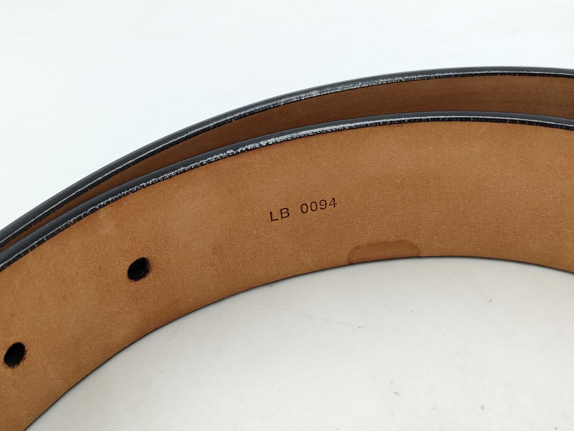 LOUIS VUITTON Nomade Ceinture with LV Initials in Noir, M6901V/LB0094 Belt