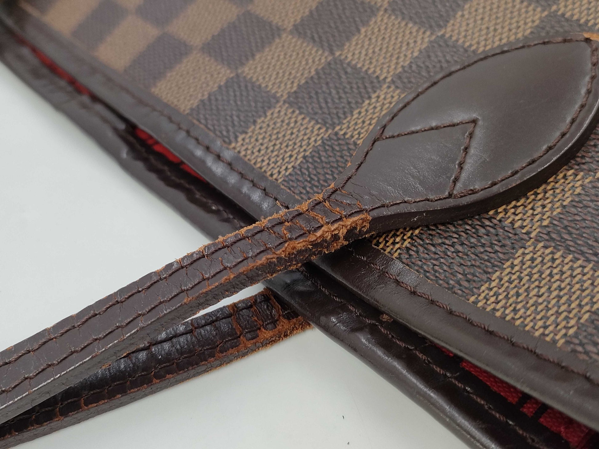 LOUIS VUITTON Damier Neverfull MM Tote Bag