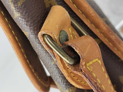 LOUIS VUITTON Monogram Vuitton Monogram Givesiere MM M42247 AR0982 Shoulder Bag
