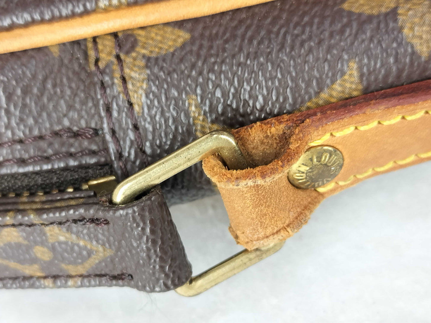 LOUIS VUITTON Monogram Vuitton Monogram Amazon M45236 AR0090 Outer Pocket Mold Shoulder Bag