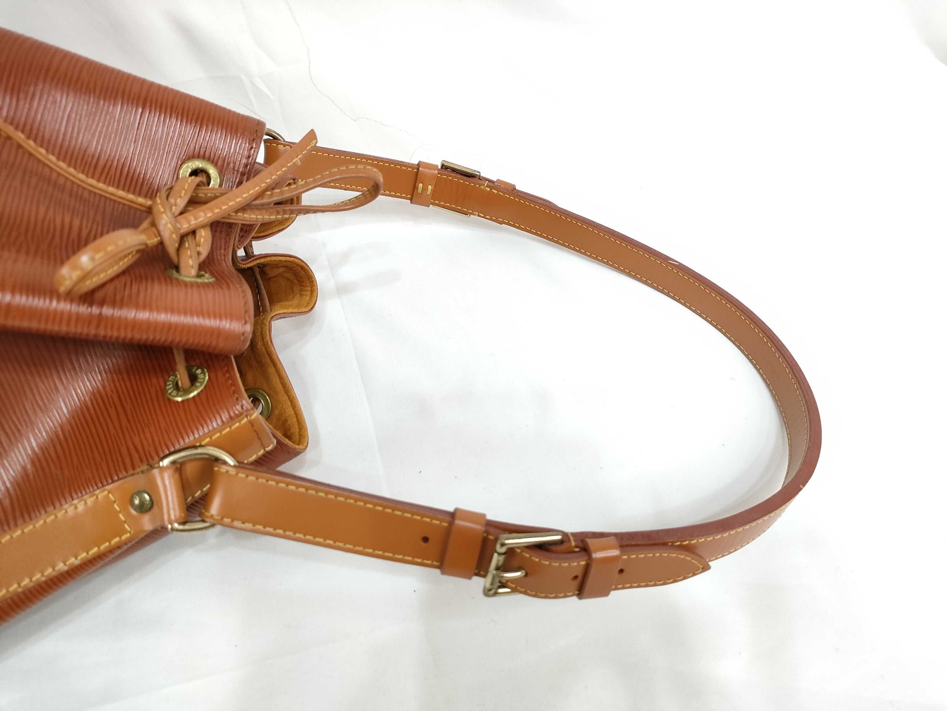 LOUIS VUITTON Epi Vuitton Epi Noe M44003 AR0934 Brown Shoulder Bag