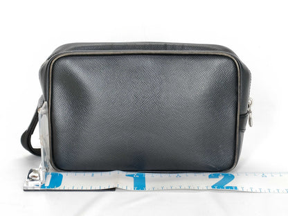 LOUIS VUITTON Taiga Vuitton Taiga Kaluga M30812 Clutch Bag