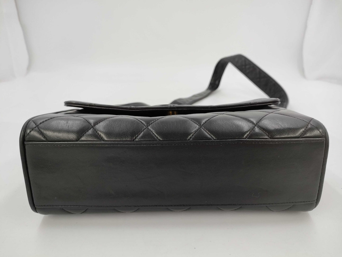CHANEL Lamb Matelasse Shoulder Bag with Seal