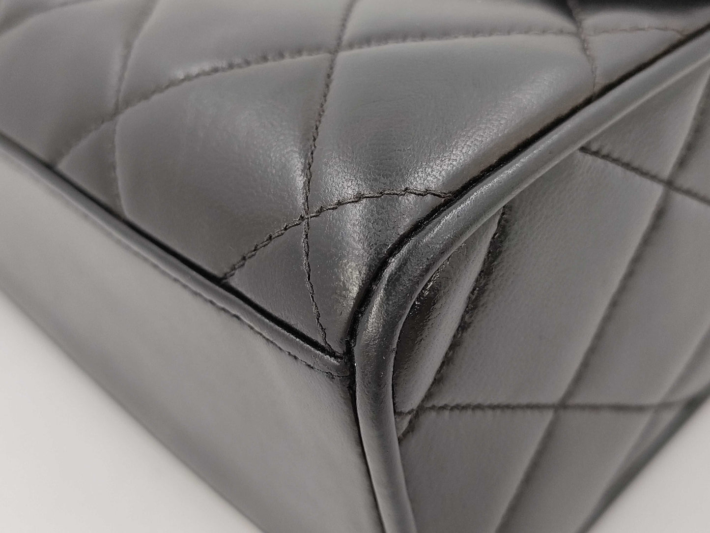 CHANEL Lamb Matelasse Shoulder Bag with Seal