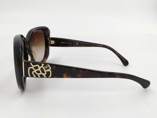 CHANEL Camellia Tortoiseshell Sunglasses with Case