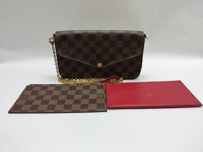 LOUIS VUITTON Damier Louis Vuitton Chain Shoulder Bag