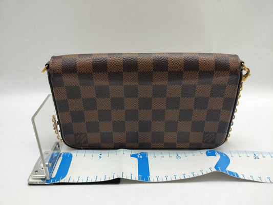 LOUIS VUITTON Damier Louis Vuitton Chain Shoulder Bag