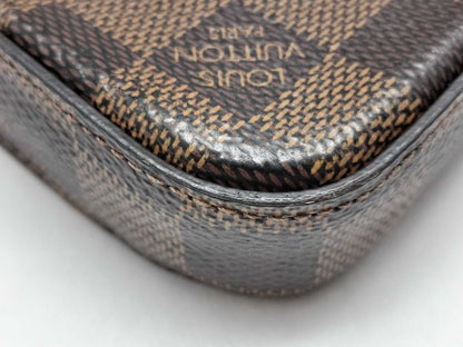 LOUIS VUITTON Damier Louis Vuitton Chain Shoulder Bag