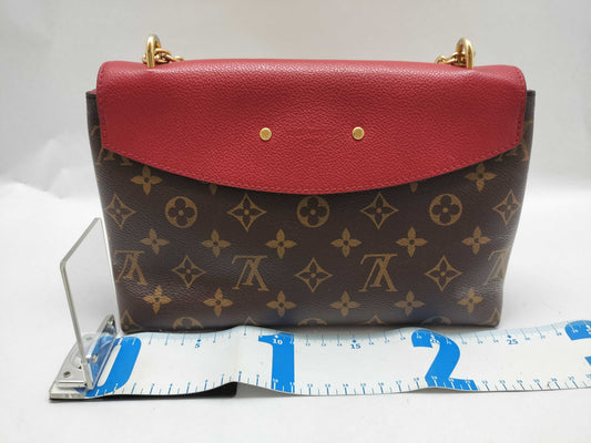 LOUIS VUITTON Monogram Louis Vuitton Monogram Shoulder Bag Shoulder Bag