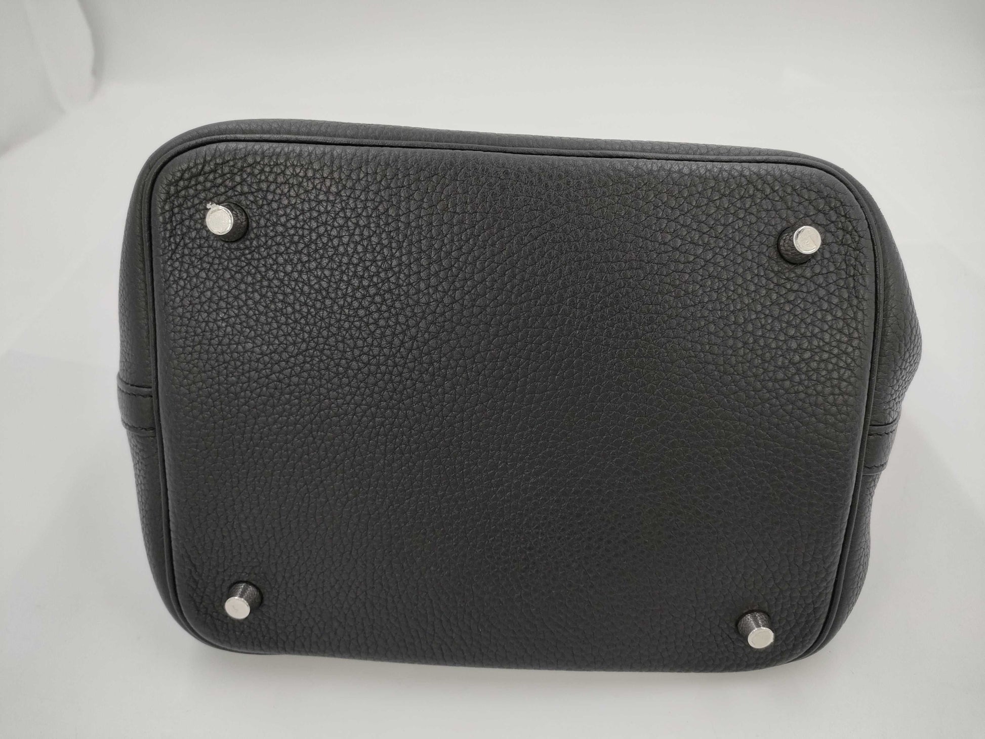 HERMES Picotin Lock MM 22 Y Stamped Handbag