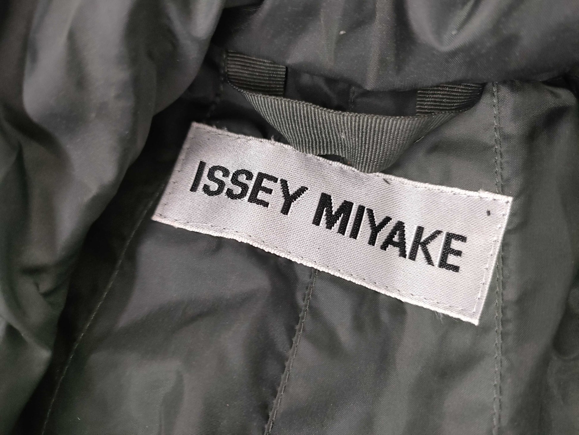 ISSEY MIYAKE ISSEY MIYAKE Parachute Hood Storage Coat Size 1