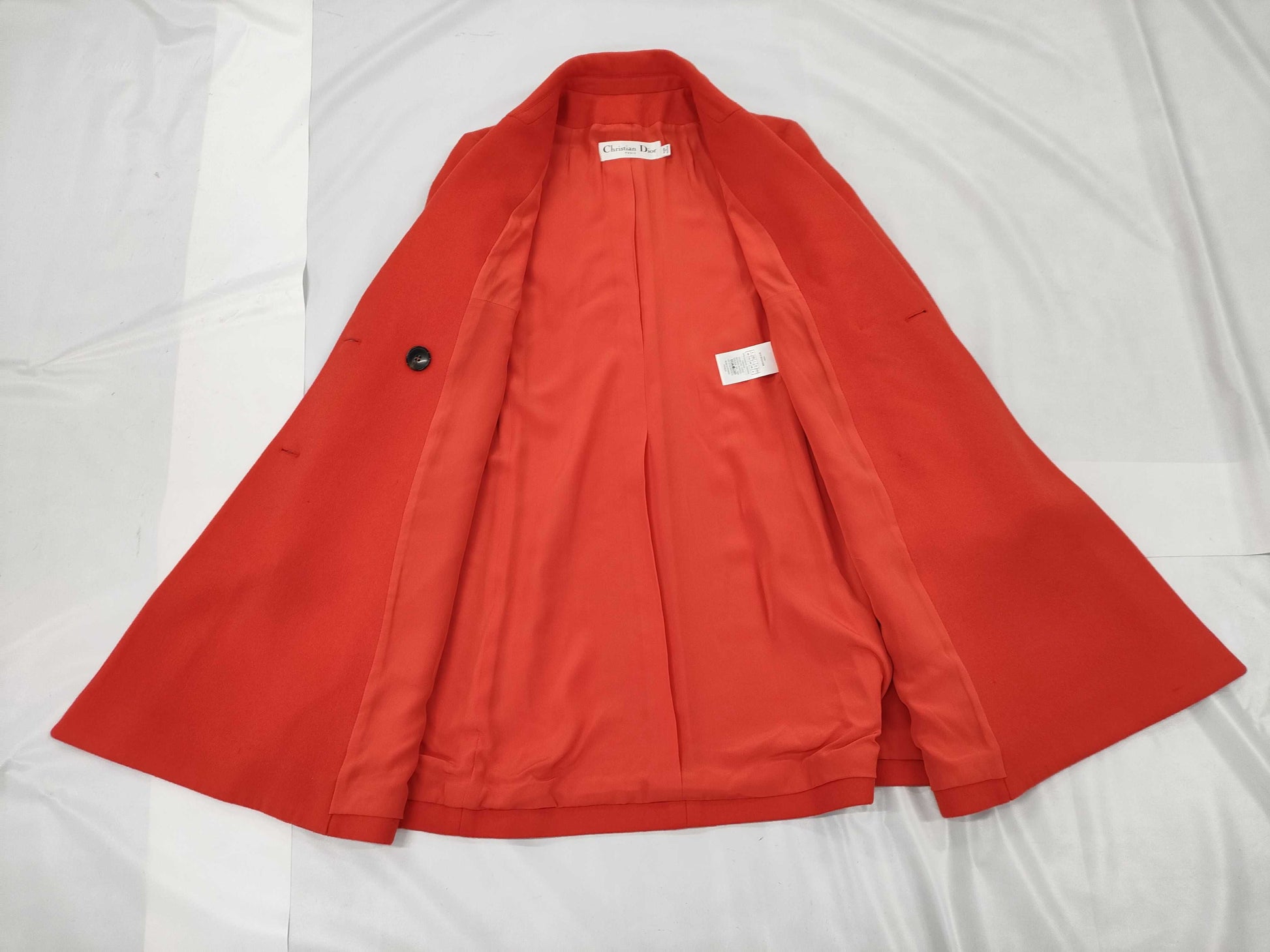 Dior 100% Cashmere ◎ Christian Dior Coat, Beautiful Silhouette, Red, Recent Model, Current Tag, Luxury Material, Size 40 Coat