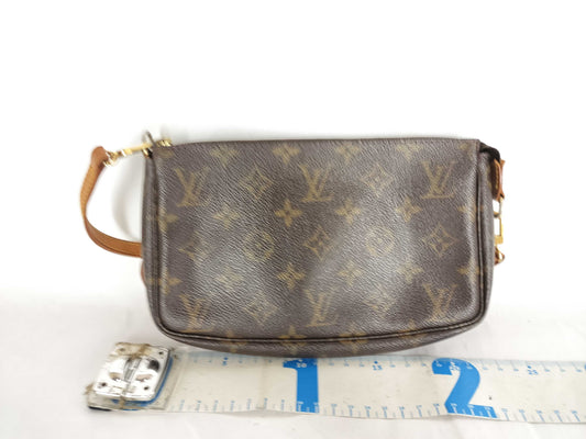 LOUIS VUITTON Monogram LV Monogram Pochette Accessoir Shoulder Bag