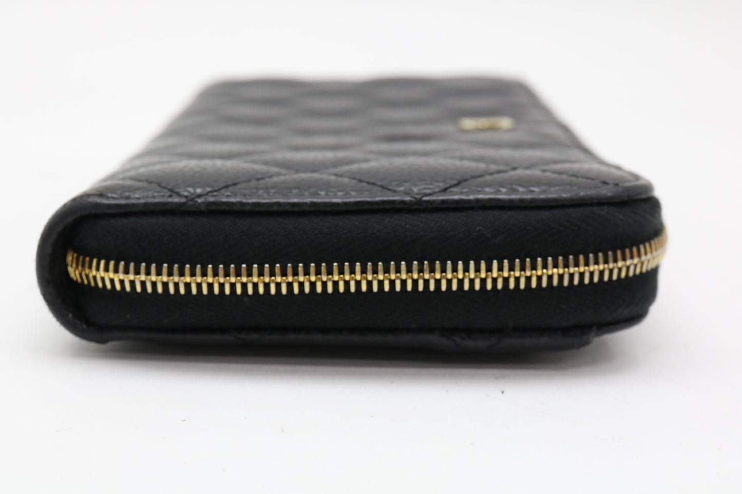 CHANEL Caviar Skin Gold Hardware Wallet