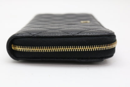 CHANEL Caviar Skin Gold Hardware Wallet