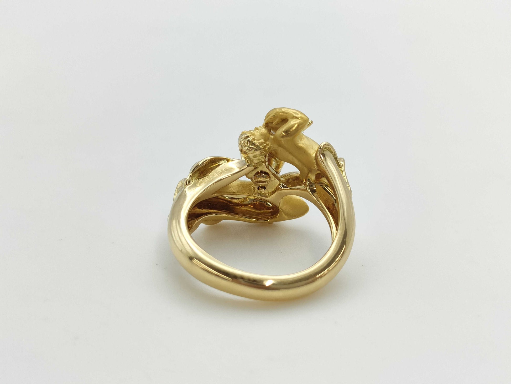 Carrera y Carrera Dolphin and Angel D0.543ct 750 11.2g Ring 