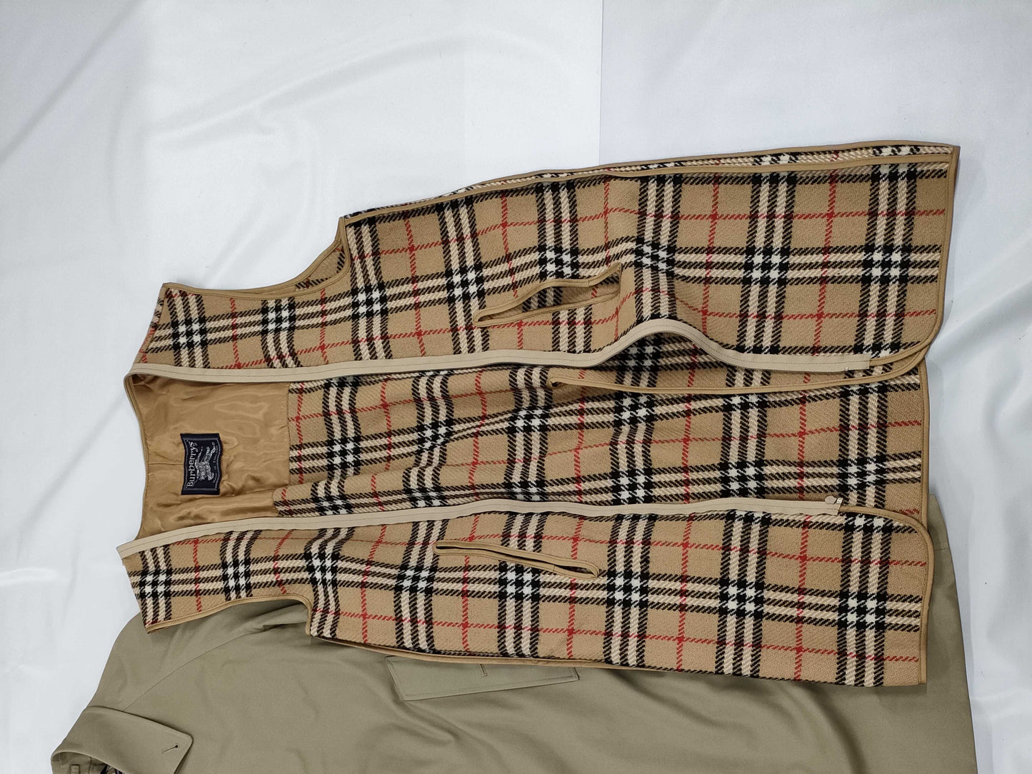 Burberrys Coat C90A Coat