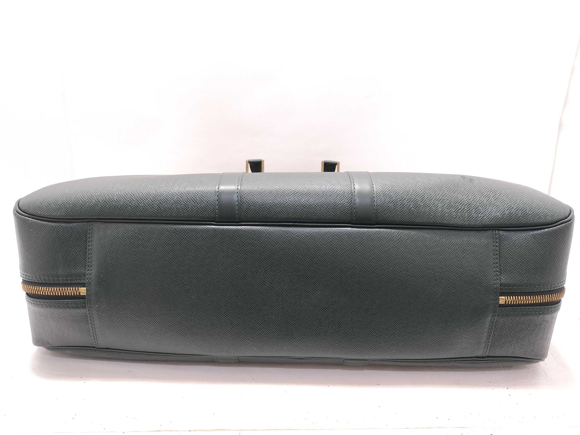 LOUIS VUITTON Taiga Taiga Garment Boston Bag