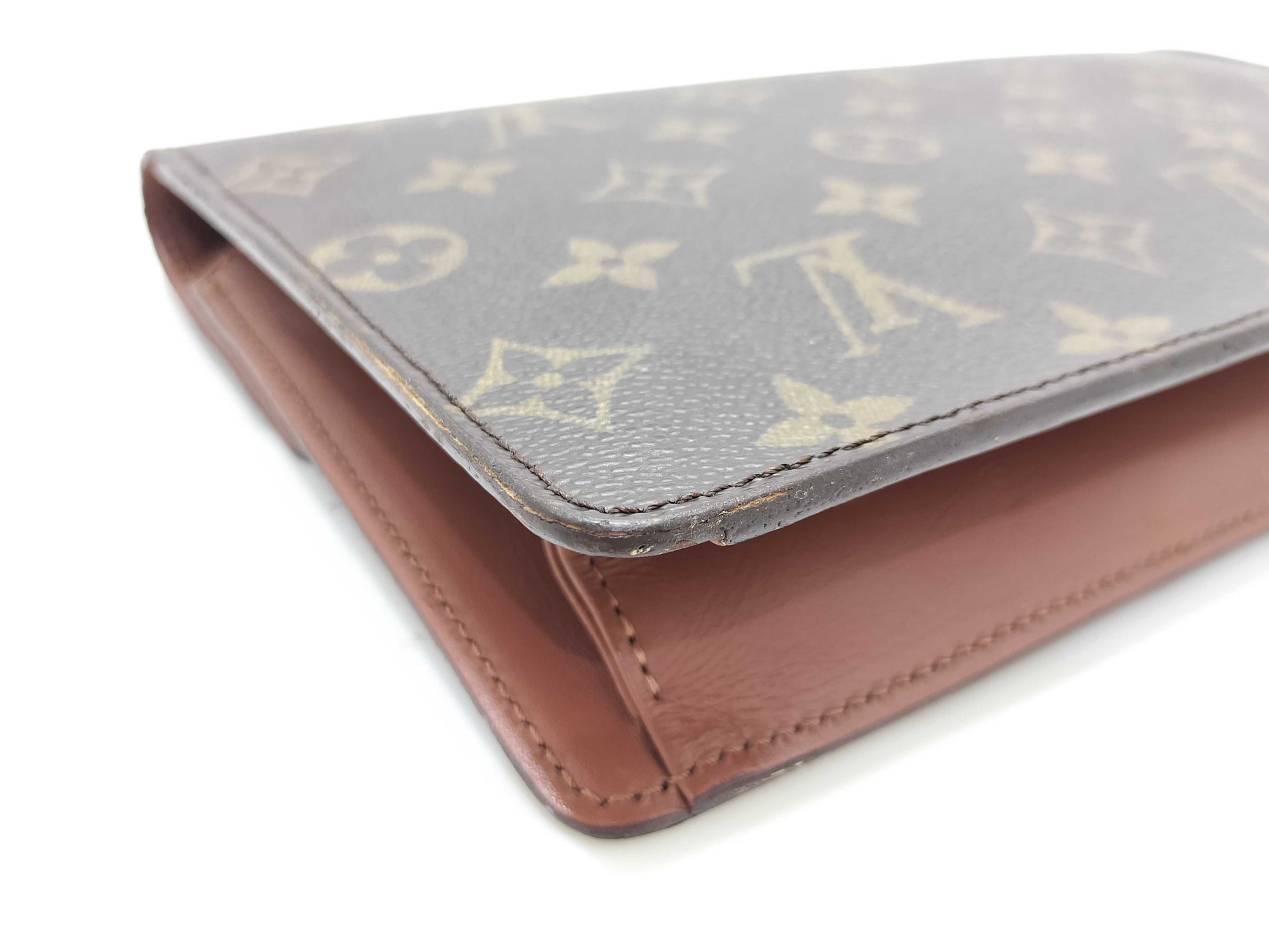 LOUIS VUITTON Monogram LOUIS VUITTON Vuitton Monogram Chaillot Clutch Bag