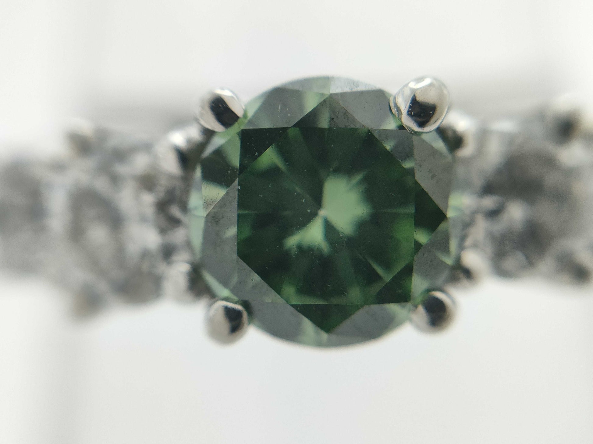 D0.647ct/0.80ct PT900 5.4g Ring 