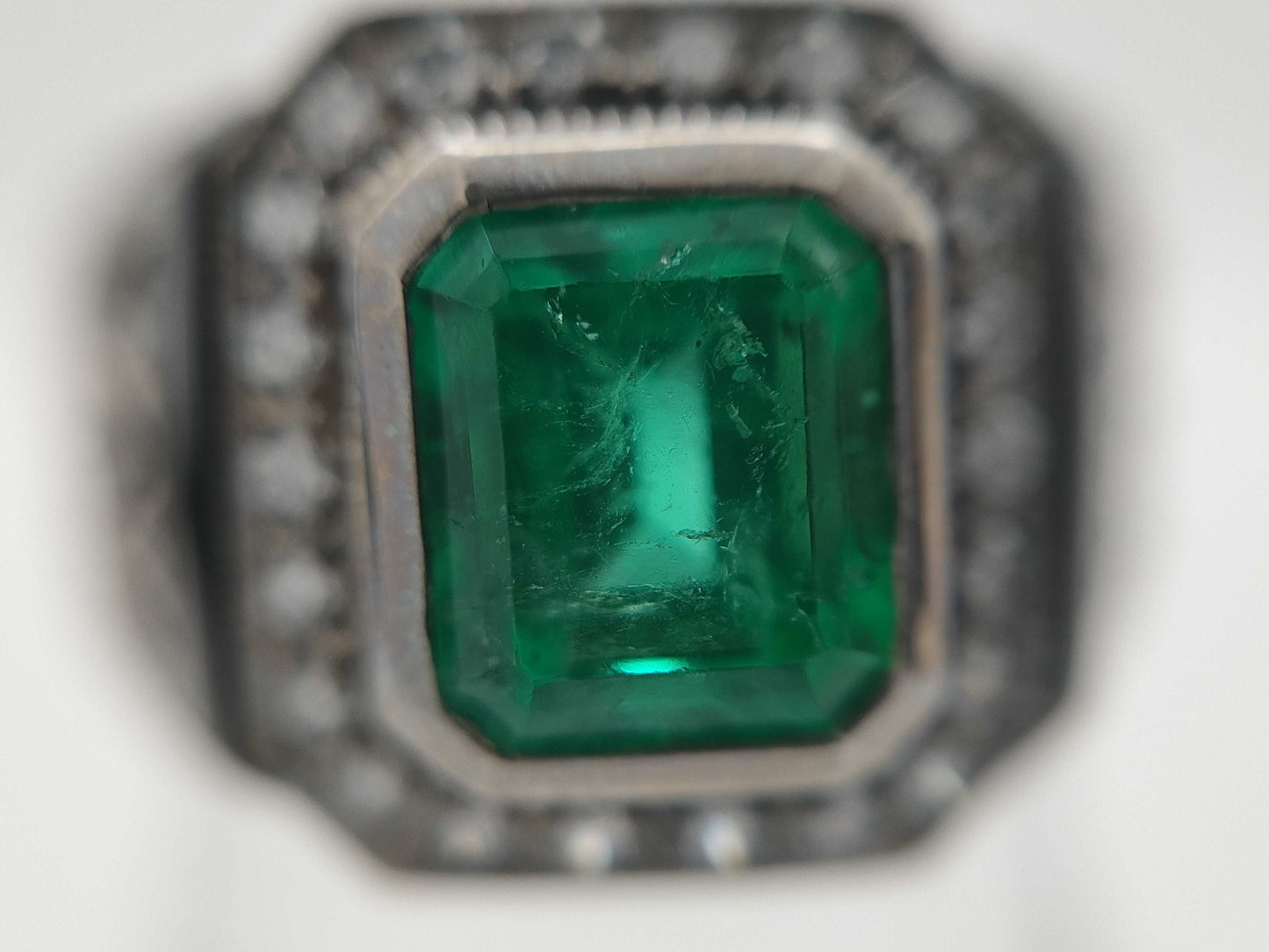 E2.80ct Colored Stone D0.40ct 750 14.7g Ring 